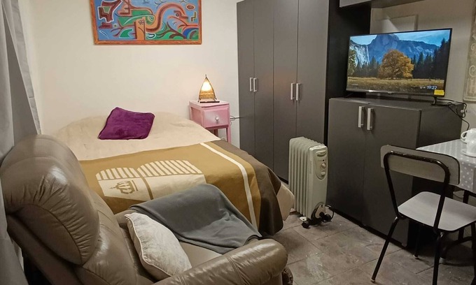 La Pobla de Montornes Apartment | Independent loft, studio in the middle of nature, quiet and cozy.