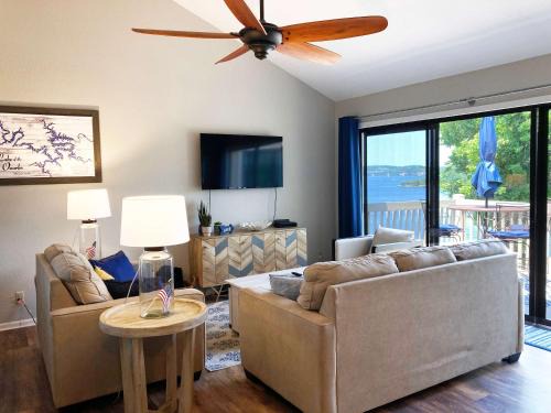 Osage Beach House | Indian Pointe Lake View - Pets