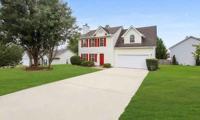 Irondale House | Indulge in Serenity: Elegant 4 bedroom Haven, Jonesboro's Finest Stay Experience