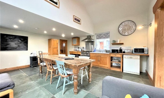Ingleton House | Inglefall & Jasmine Cottages