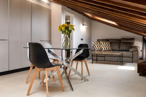 Centro Apartment | INMálaga Penthouse Santos Suites