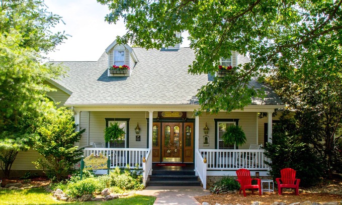 Osage Beach Bed & Breakfast | Inn at Harbour Ridge B&B