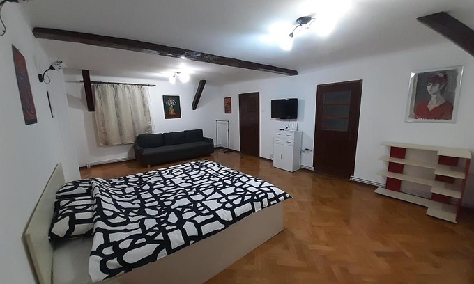 Centrul Vechi Apartment | Inside Transylvania