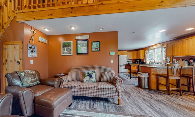 Jamaica House | Inviting dog-friendly home with balcony, full kitchen, & washer/dryer