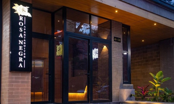 Estadio Apartment | Inviting Stadio Suite Rosa Negra