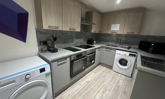 New Cross Apartment | Inviting Studio Flat at Lewisham Way, Se14 London