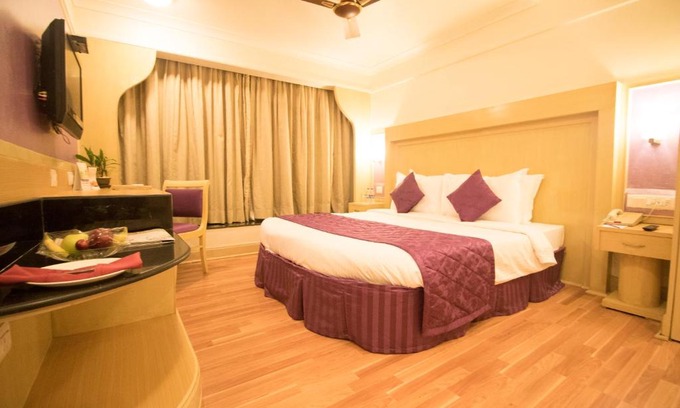 Bhim Nagar Hotel | IRA By Orchid Mumbai T2 International Airport - Formerly Vits Mumbai