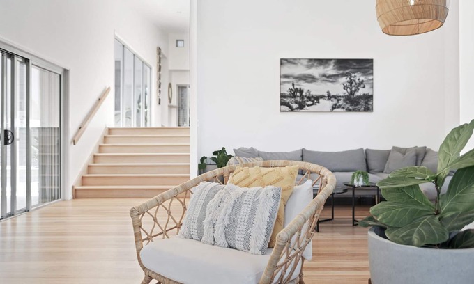 Castaways Beach House | Iris - Castaways Beach Boutique Stays