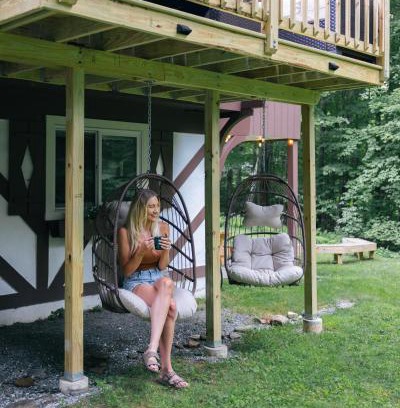 Jeffersonville Ski Chalet | Iron Gate Chalet - 5 Minutes to Smugglers Notch!