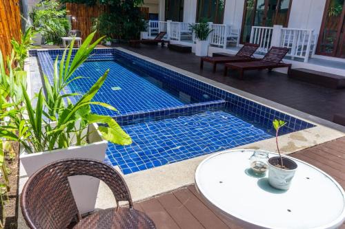 Koh Tao Hostel | Isla Tortuga Diving & Hostel