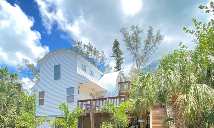 Placida House | Island Beach Barn - charming vacation house with bay/dock and beach access