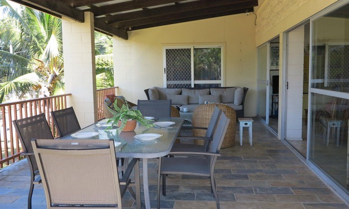 Arcadia Apartment | Island View Unit 3 - Lovely with spectacular water views, across the road from Geoffrey Bay Beach