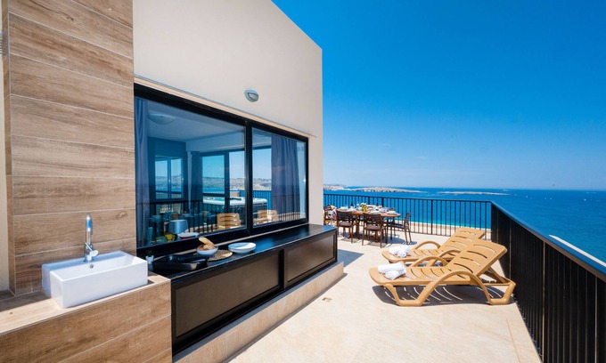 Bugibba Apartment | Islet Seafront Penthouse with Hot tub