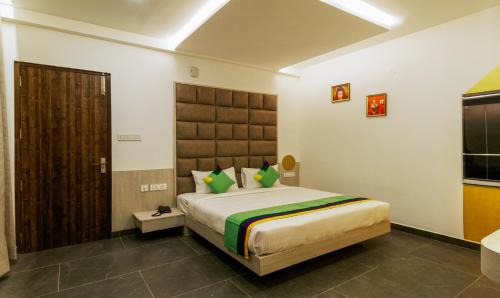 Electronics City Hotel | Itsy Hotels Silver Keys