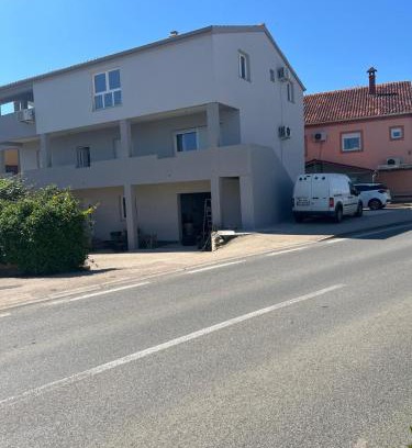 Zadar Apartment | Ivan07 spacious 3BR apartment with terrace