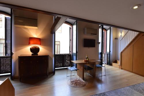Cagliari Apartment | IzzHome Full Center Grand