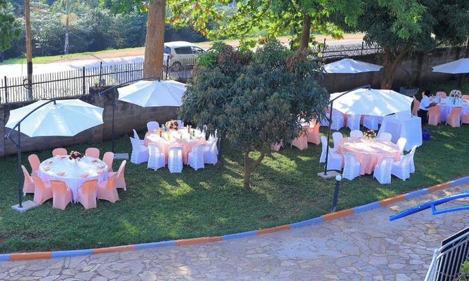 Entebbe Bed & Breakfast | J&L Safari Suites