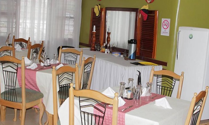Entebbe House | J Residence Motel Entebbe