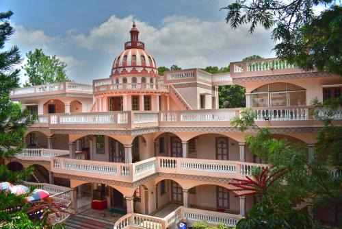 Yelagiri Hotel | Jains Royal Palace Resorts
