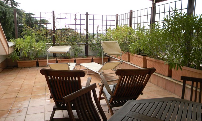 Gianicolense Apartment | Janiculum near Trastevere Vatican nice studio well equipped with large terrace