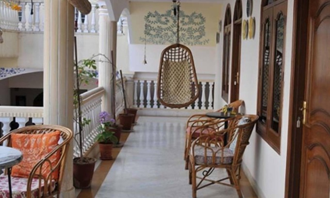 Bani Park Hotel | Jas Vilas