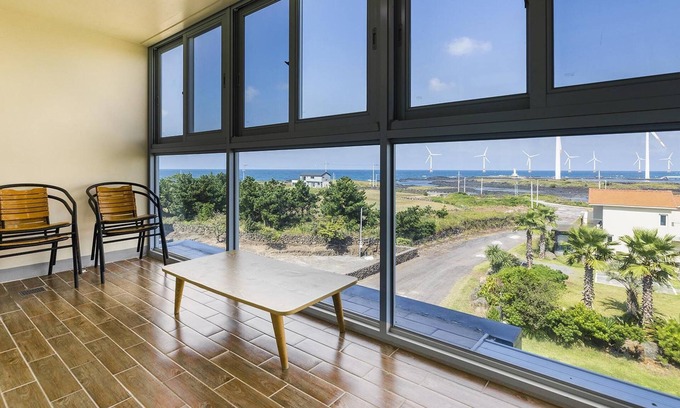 Hallim House | Jeju Basafan Spa Pension