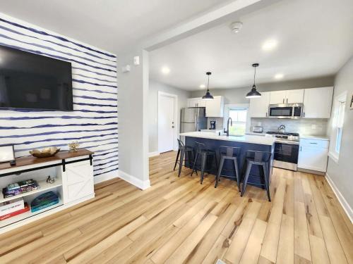 Federal Hill Apartment | Jennifer's Modern & Comfy Broadway Retreat