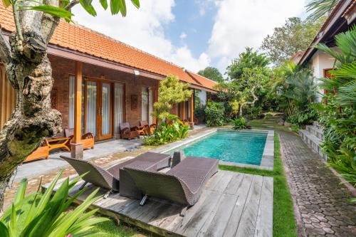 Batu Bolong House | Jinar Guest House