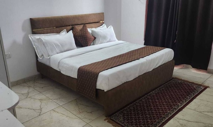 Sector 39 Hotel | JN RESIDENCY