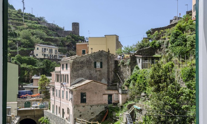Vernazza Apartment | JOIVY Pretty House Whole Villa for Huge Families