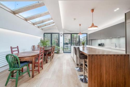 North Kensington Apartment | JOIVY Stunning house close to Notting Hill