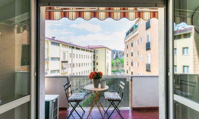 Como Apartment | JOIVY Superb Flat W/Balcony