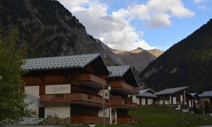 Champagny-en-Vanoise Apartment | joli studio exposé sud avec terrasse