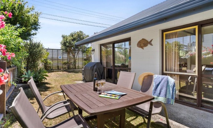 Papamoa Beach House | Joy Aroha - Papamoa Holiday Home