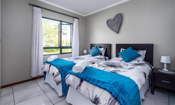 Greater Johannesburg Metropolitan Area Apartment | JoziStay @ Jackal Creek Apartments