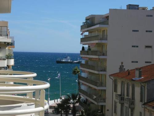Juan-les-Pins Apartment | Juan-les-Pins moderne studio, sea view