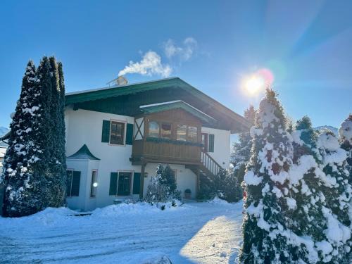 Reith bei Kitzbuehel Apartment | JUCHEEE ChaletSuite in Tonis cozy Guesthouse by Alpin Charme Apartments