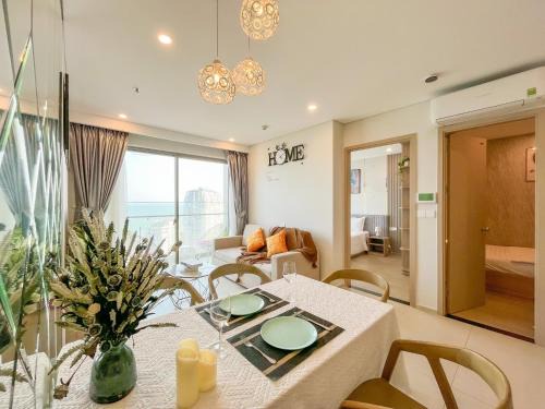 Thang Tam Apartment | Julie's House - The Sóng Vũng Tàu Condotel Căn hộ biển 5 sao hồ bơi vô cực - The Song Vung Tau Condotel 5-star beach view apartment with infinity pool
