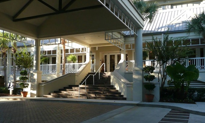 Sea Pines Apartment | July 4th Week MARRIOTT'S HARBOUR CLUB AT HARBOUR TOWN excellent location in town