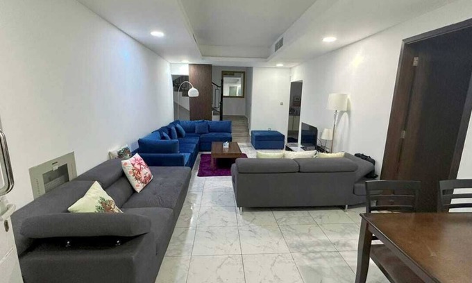 Al Satwa Villa | Jumeirah 1 Oasis : Near DXB's Heart