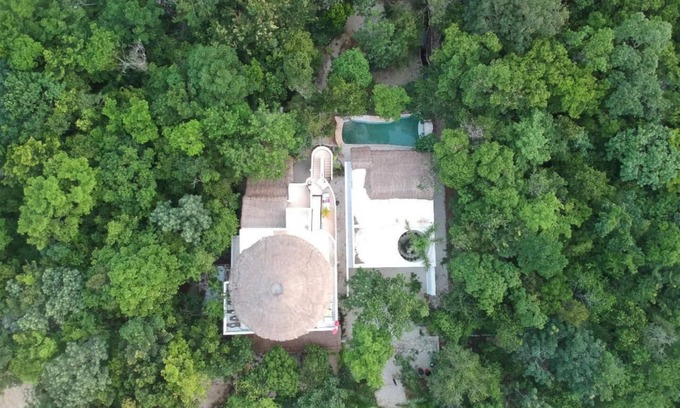 Chemuyil Apartment | Jungle Studio for 3 with Kitchenette, A/C, Pool