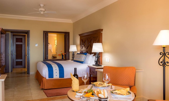 Los Cabos Hotel | Junior Suite @ Pueblo Bonito Sunset Beach May 24-31 Week 2: June 07 - 14