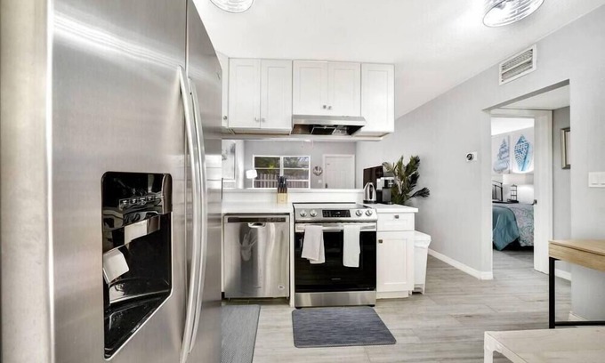 Harbordale Apartment | Just Beachy Apt 3 in Fort Lauderdale
