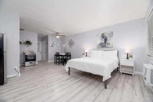 Wilton Manors Apartment | Just Off Wilton Drive Apt 3