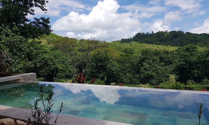 Pinilla House | Kélia 🍃 Hotel Baliyana Lodge in the 💚 of nature.
