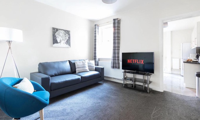 Reading House | K Suites - Palmer Park - 4 Bedroom