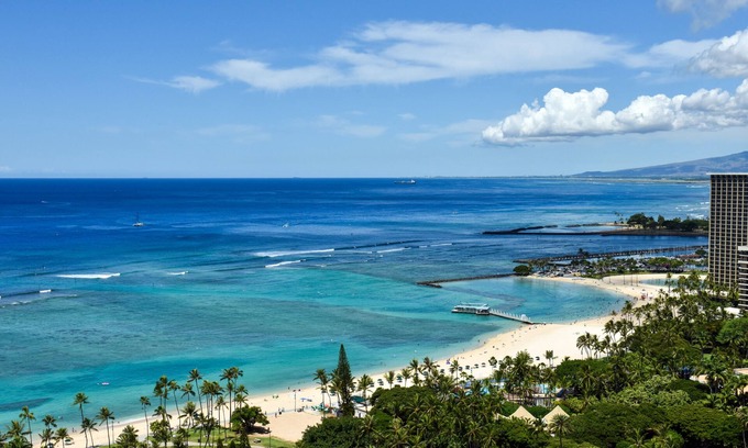 Waikiki Resort | Ka Laʻi Waikiki Beach, LXR Hotels & Resorts