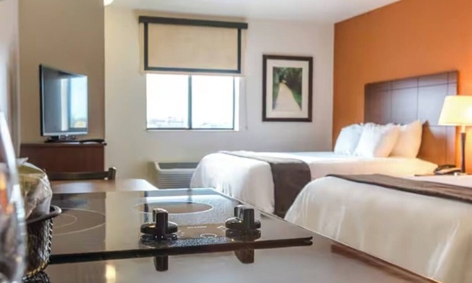 Kalispell Hotel | Kalispell Lodging w/Kitchen | Free Onsite Parking, Pet-Friendly