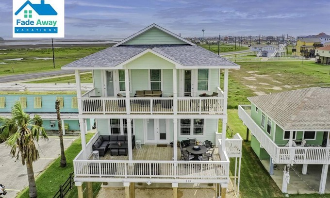 Surfside Beach House | Kalm by the Beach - Ocean View - Sleeps 14