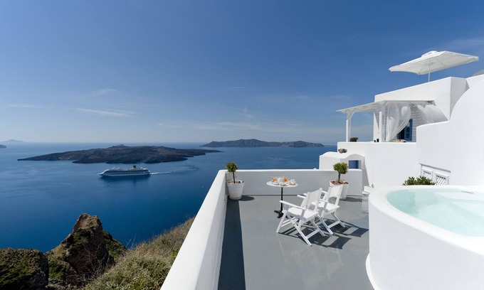 Fira Hotel | Kamares Apartments